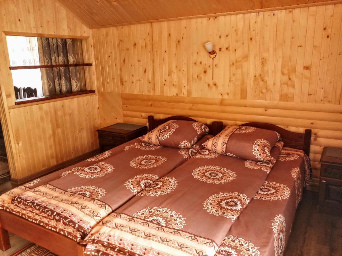 Садиба "У Валентини" Yablunytsya Exterior photo